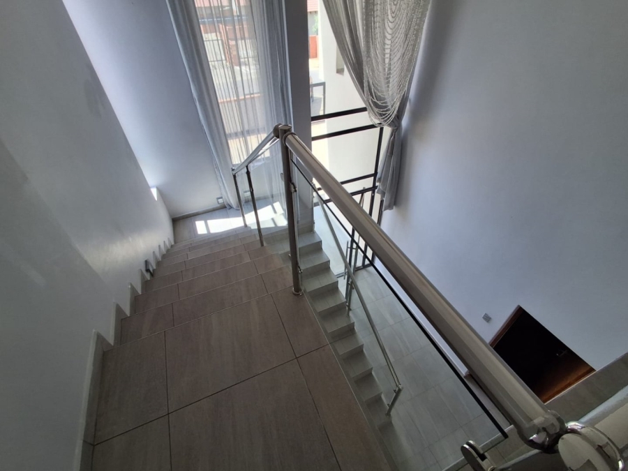 5 Bedroom Property for Sale in Wild Olive Estate Free State